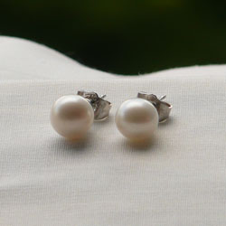 White Pearl Earrings (large)
